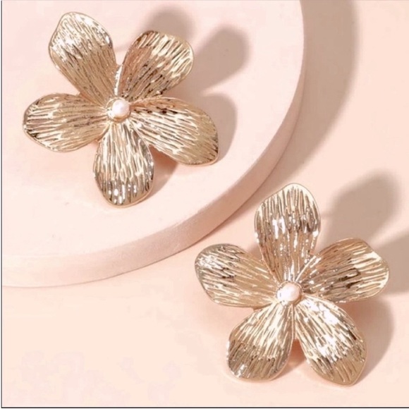 Anthropologie Jewelry - Last pair 🆕 18k gold filled floral statement earrings